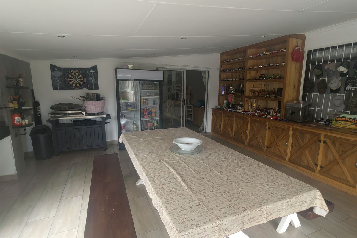 A Dream Home Alert! 5 Bedroom  With a 3 Bedroom Property in the Heart of Ferryvale - Photo 4