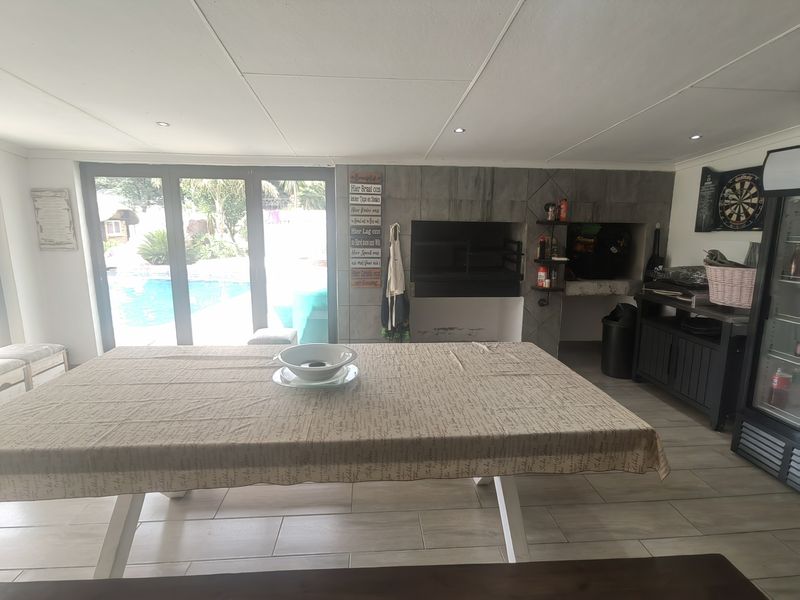 A Dream Home Alert! 5 Bedroom  With a 3 Bedroom Property in the Heart of Ferryvale - Photo 3