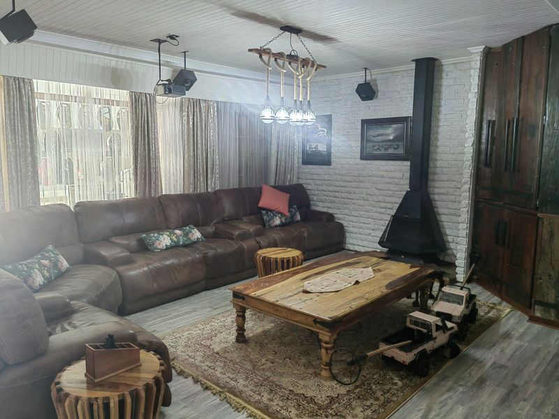 A Dream Home Alert! 5 Bedroom  With a 3 Bedroom Property in the Heart of Ferryvale - Photo 6