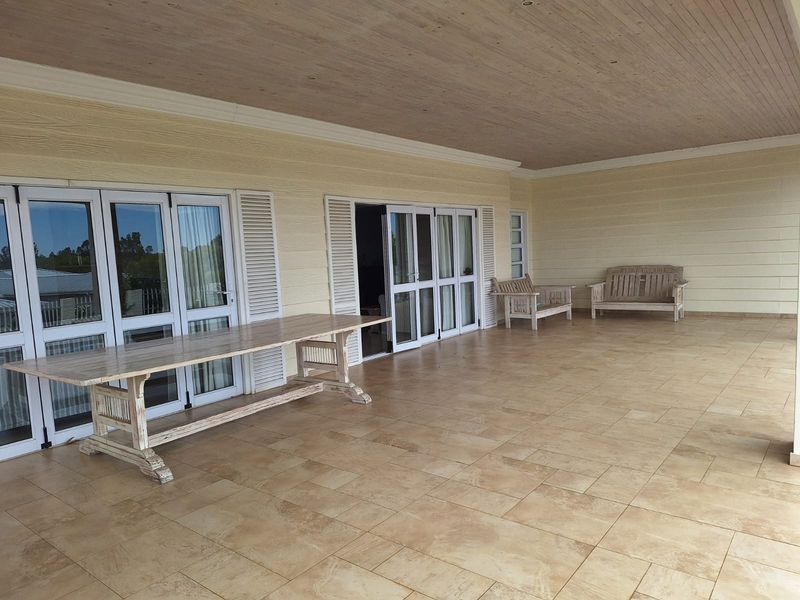 Stunning House With Some Furniture. - Photo 9