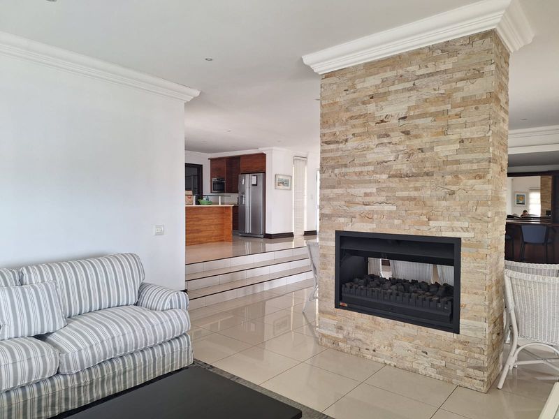 Stunning House With Some Furniture. - Photo 7