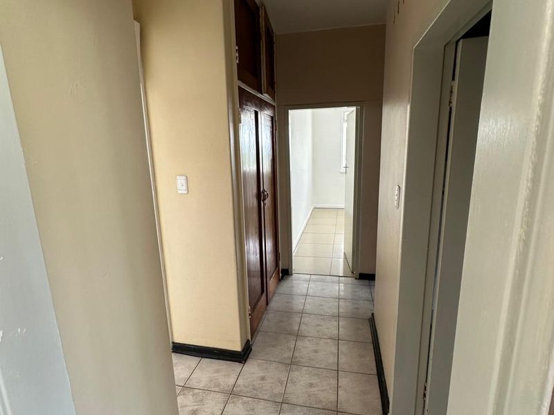 Flat To Rent in The Bluff - Photo 5