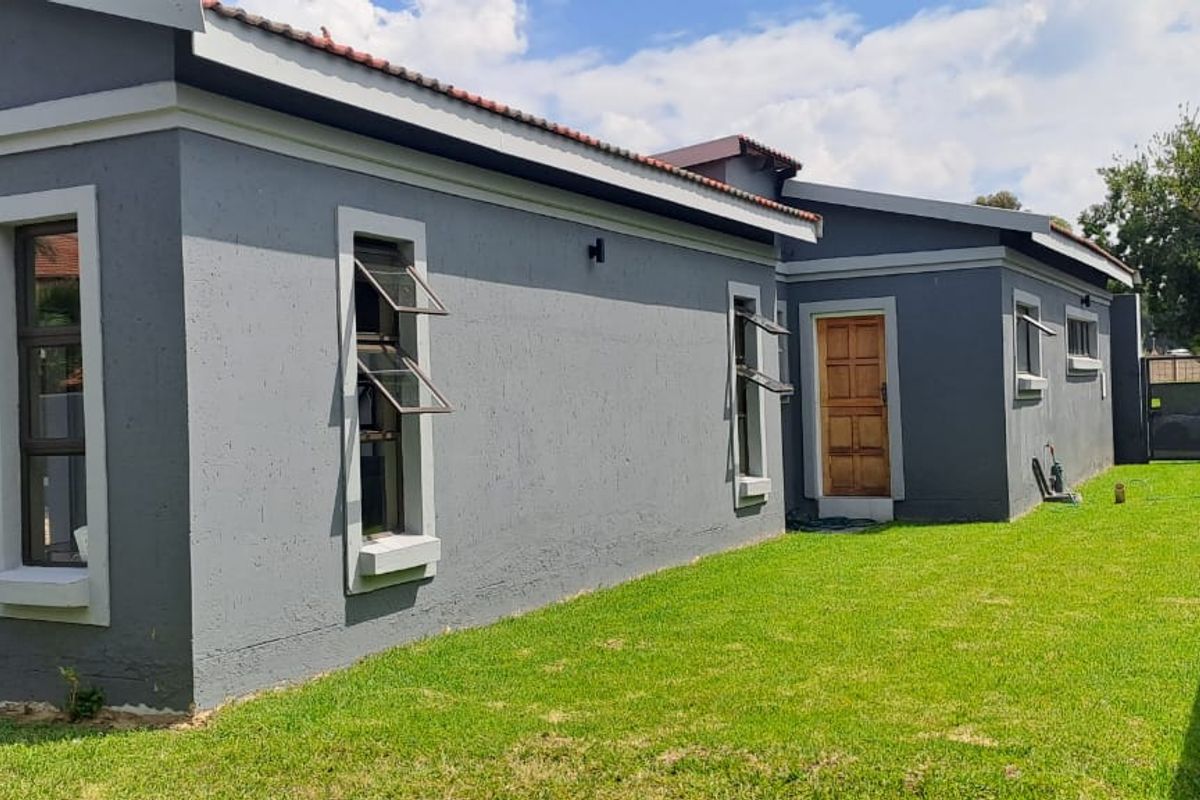 Worry free secure estate lifestyle - Photo 2