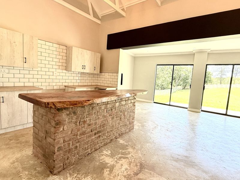 Move-In Ready Home with Modern Charm - Photo 5