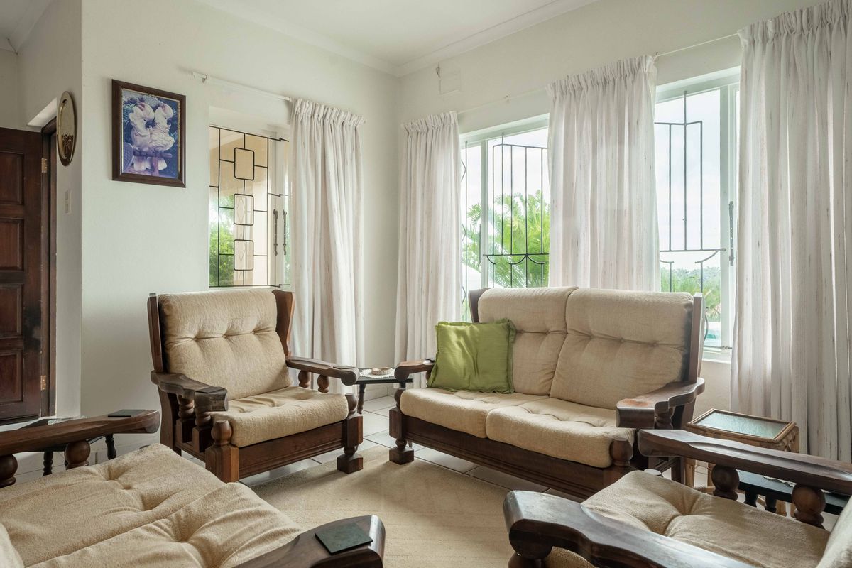 Wake to sea views - Photo 4