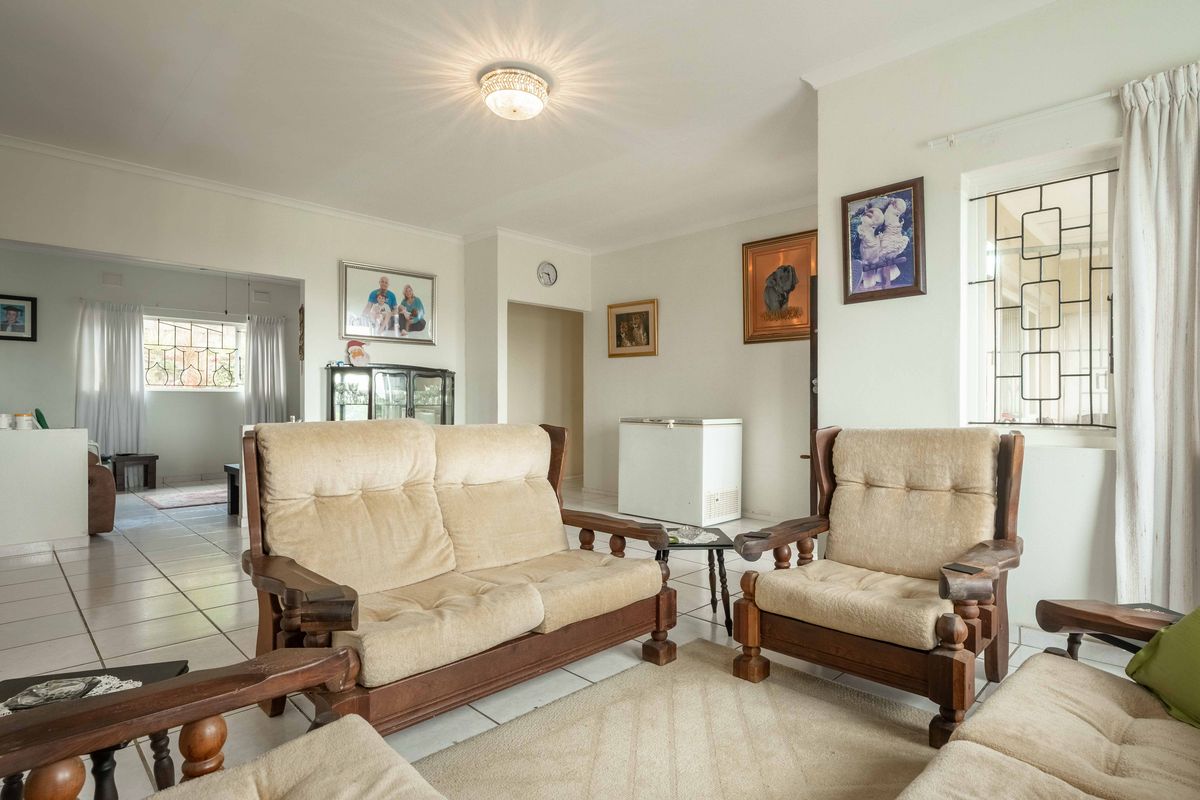 Wake to sea views - Photo 3