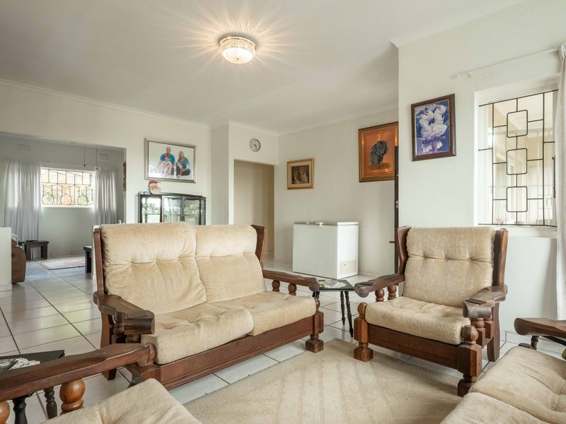 Wake to sea views - Photo 3