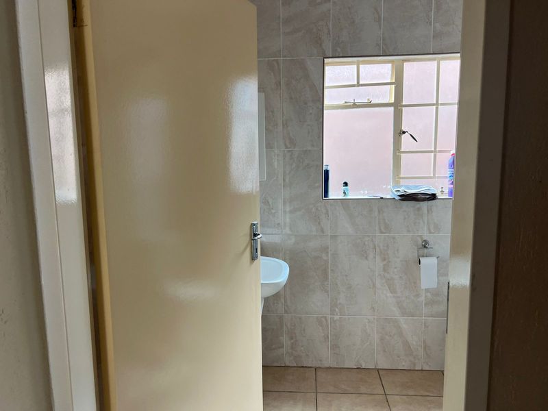 Move in Ready! - Photo 9