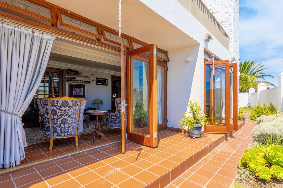 Magnificent Home with Superior Quality Finishes in Arniston - Photo 5