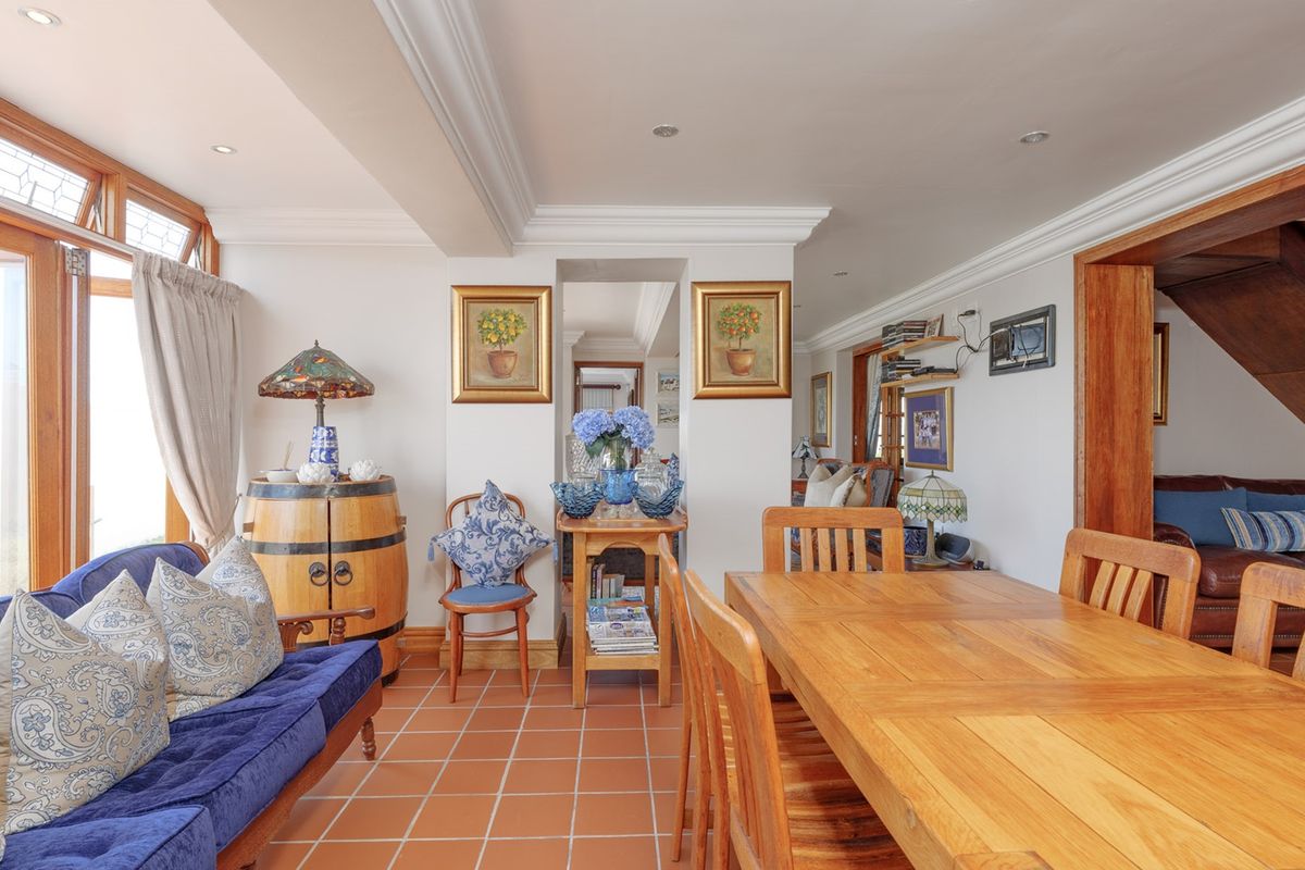 Magnificent Home with Superior Quality Finishes in Arniston - Photo 4