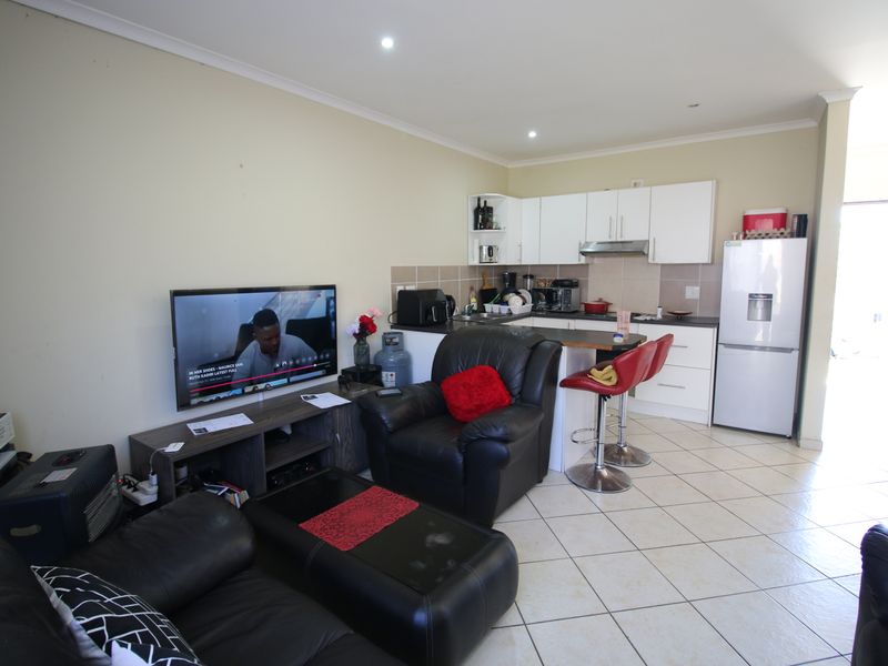 Neat and secure and a prime location! - Photo 6