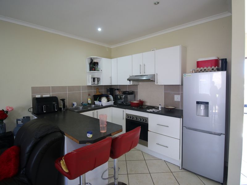 Neat and secure and a prime location! - Photo 5