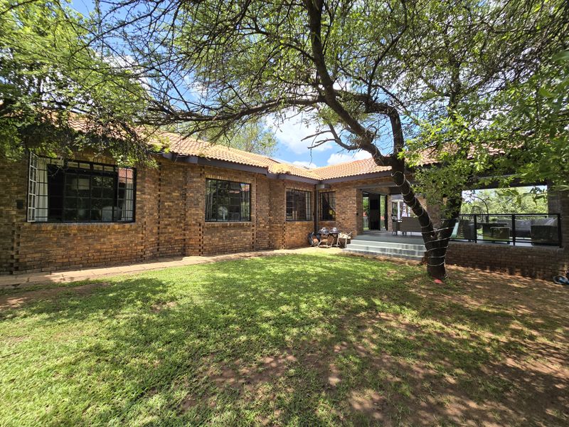 Beautiful family house on a 1 Ha for sale in Pebble Rock - Photo 5