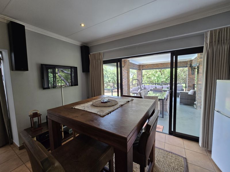 Beautiful family house on a 1 Ha for sale in Pebble Rock - Photo 9