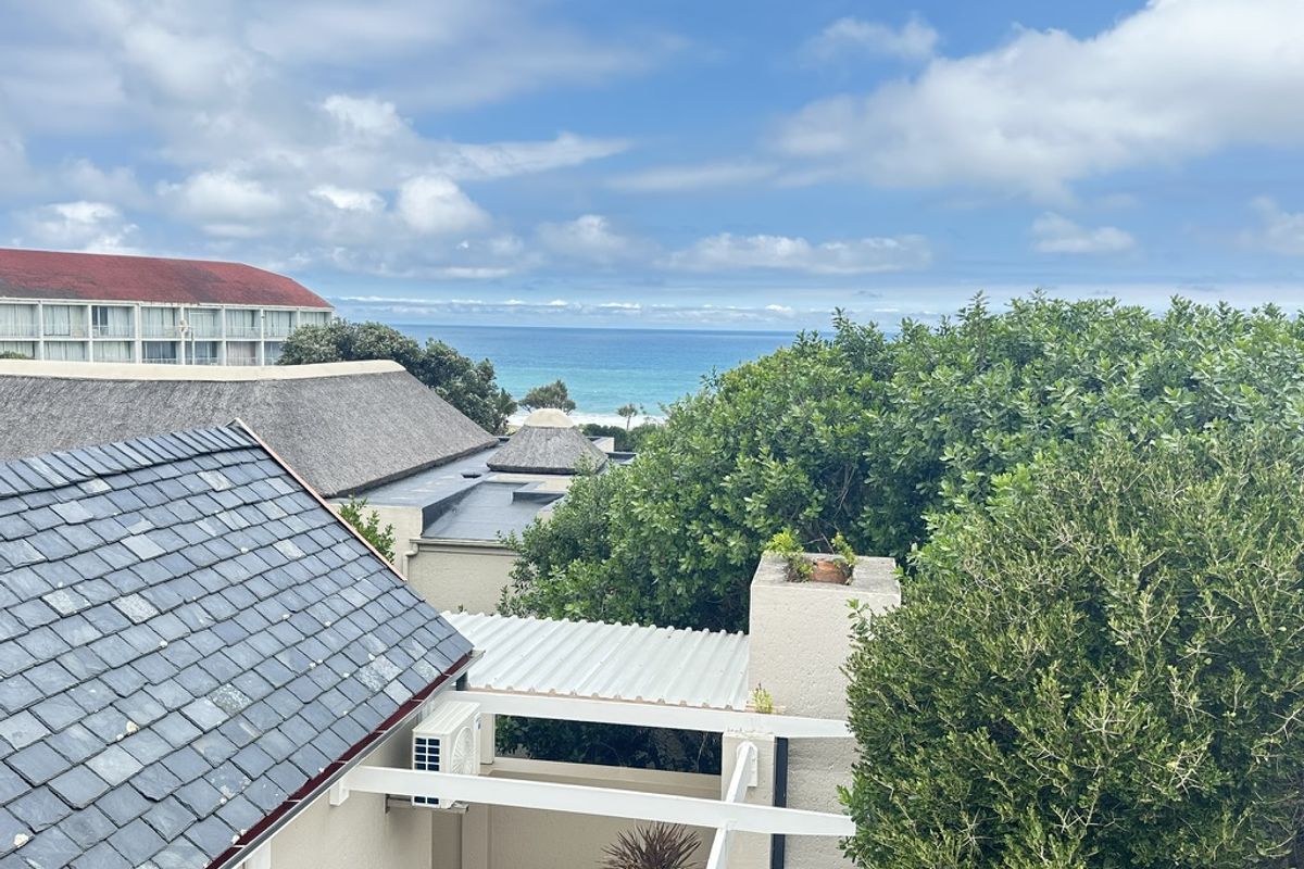 Entertainer's Delight with Private Beach Access Wilderness Garden Estate - Photo 3