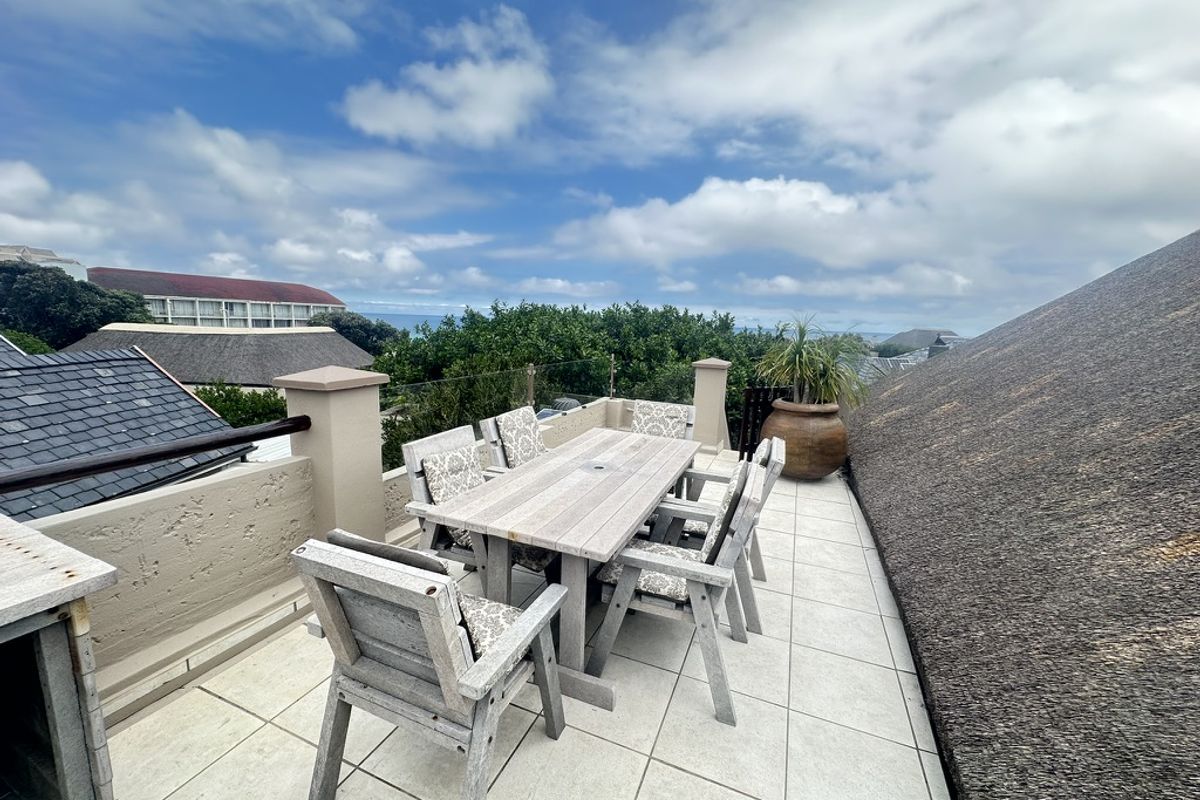 Entertainer's Delight with Private Beach Access Wilderness Garden Estate - Photo 4