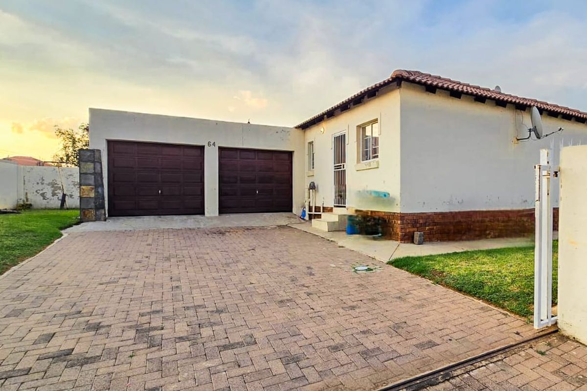 Spacious 3-Bedroom Home with Double Garage in Ben Fleur – Perfect Family Living. - Photo 2