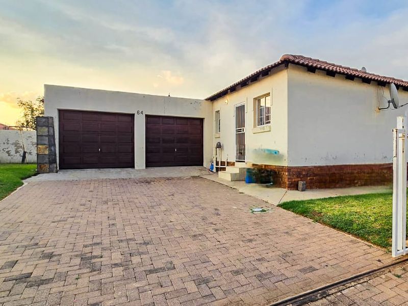 Spacious 3-Bedroom Home with Double Garage in Ben Fleur – Perfect Family Living. - Photo 2