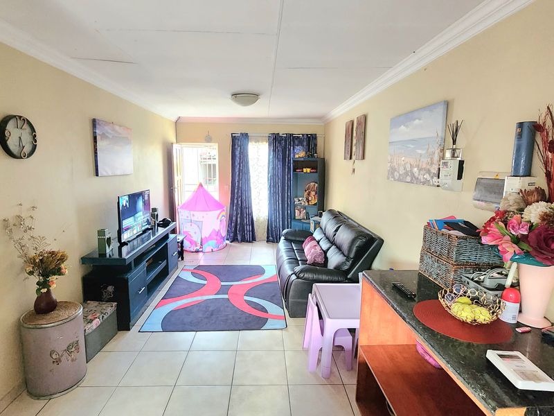 Spacious 3-Bedroom Home with Double Garage in Ben Fleur – Perfect Family Living. - Photo 7