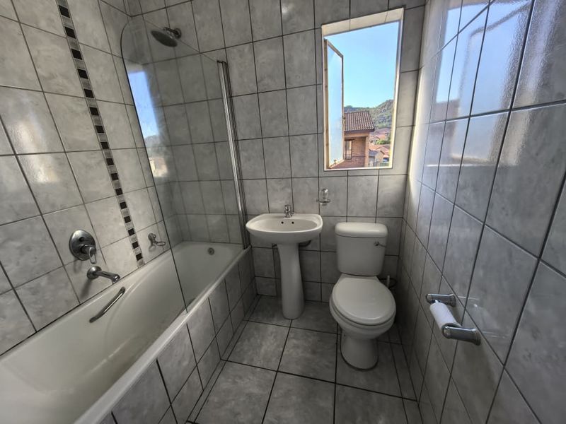 2 Bedroom townhouse to rent in Meredale - Photo 9