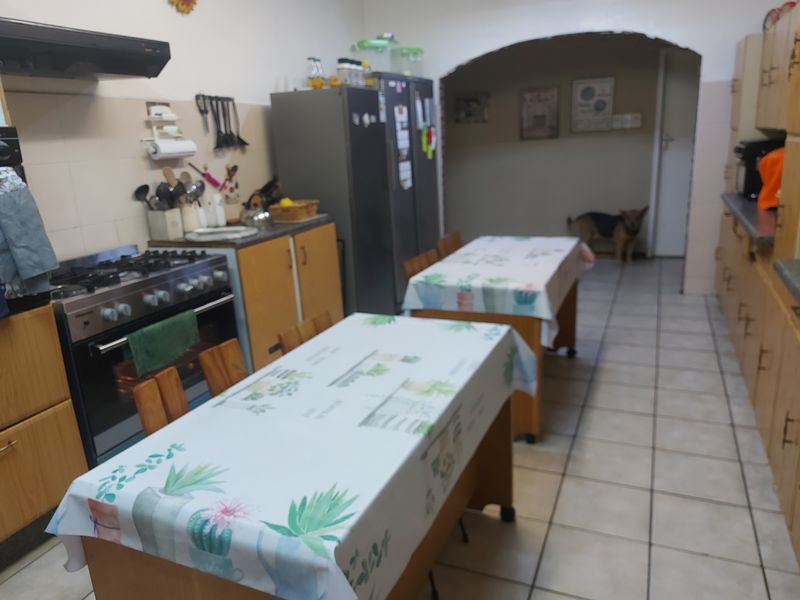 NEW INVESTORS OPPORTUNITY TO OWN A SMALL COMPLEX IN OOSEINDE, RUSTENBURG - Photo 3