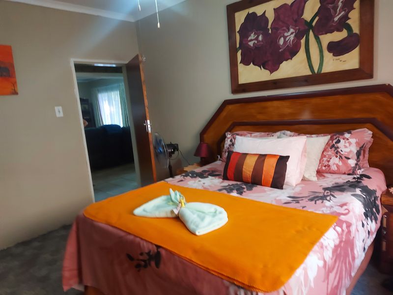 NEW INVESTORS OPPORTUNITY TO OWN A SMALL COMPLEX IN OOSEINDE, RUSTENBURG - Photo 5