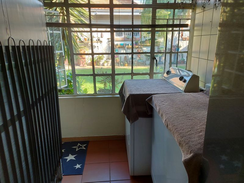 NEW INVESTORS OPPORTUNITY TO OWN A SMALL COMPLEX IN OOSEINDE, RUSTENBURG - Photo 9