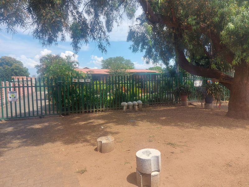NEW INVESTORS OPPORTUNITY TO OWN A SMALL COMPLEX IN OOSEINDE, RUSTENBURG - Photo 6
