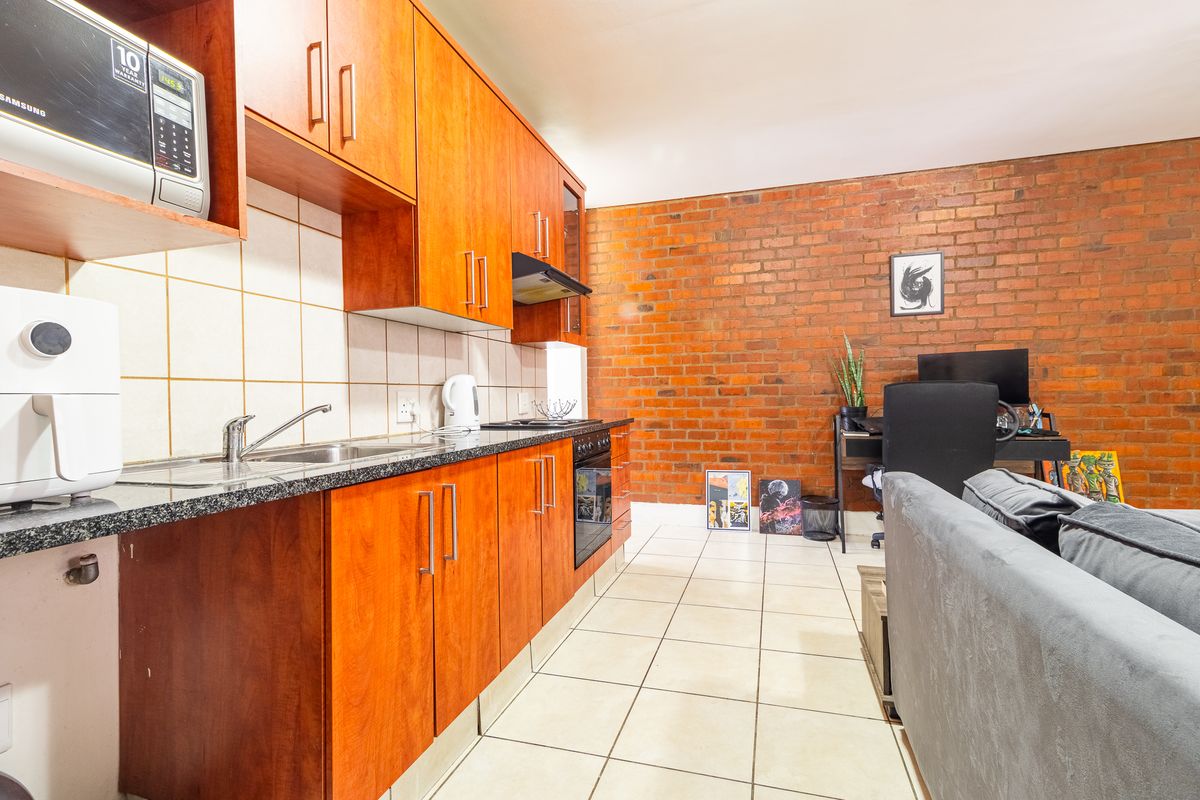 Modern Ground-Floor 1-Bedroom Apartment – Ideal Investment or First Home - Photo 3