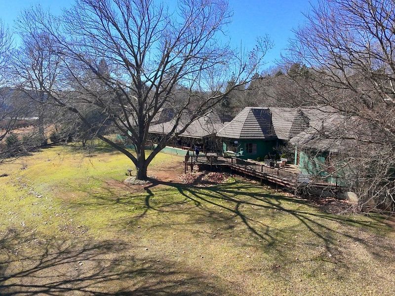 Stunning 3-Bedroom home with Cottage Office, and 4 Car Garage in Rosetta - Photo 4