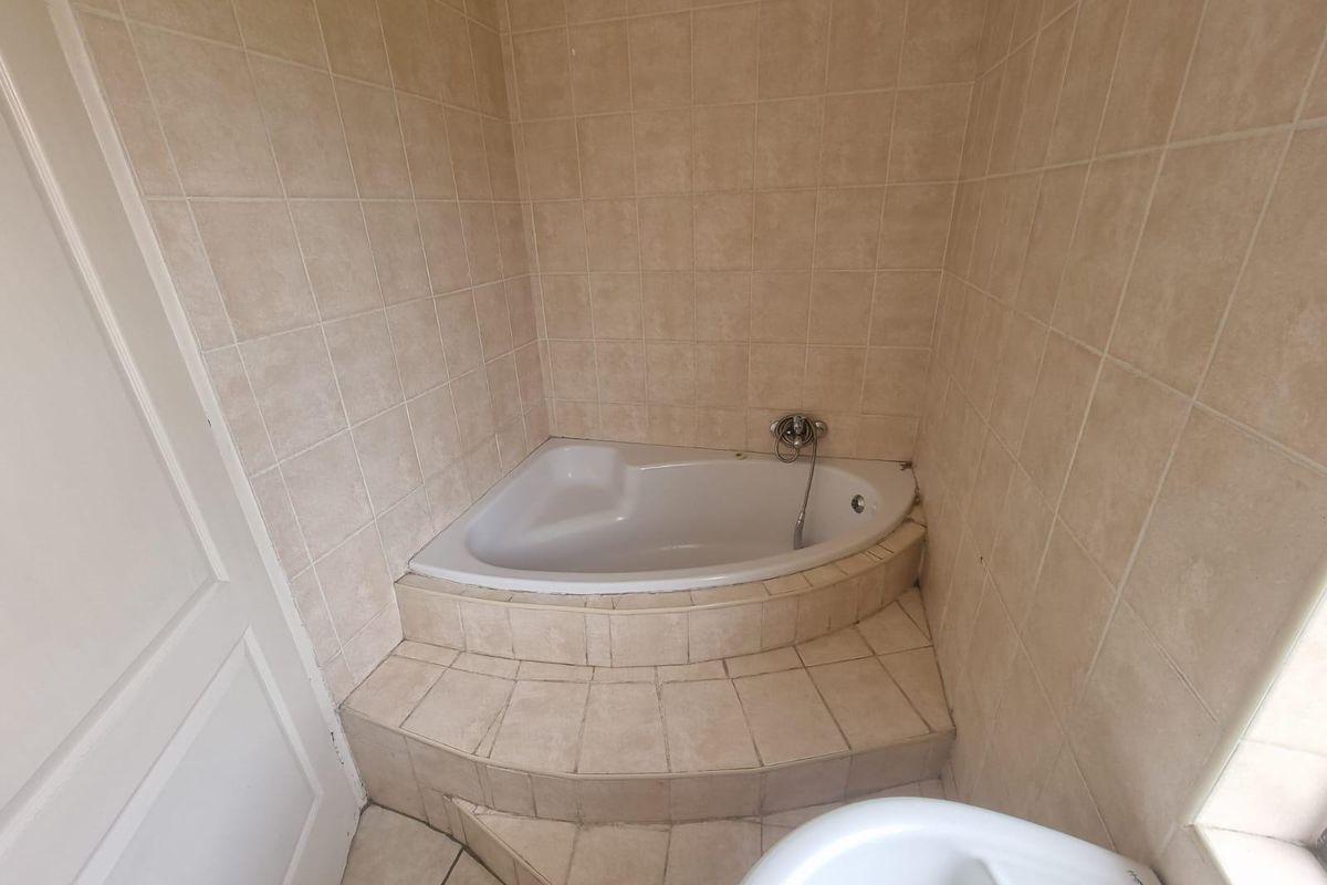 Sole mandate - 2-bedroom unit close to town with garage - Photo 4