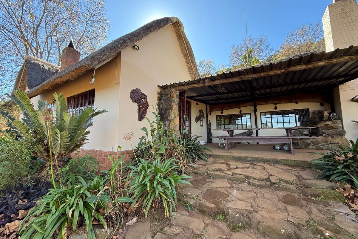 Midlands Lifestyle Farm with Forest, Views & Spring Water - Photo 4