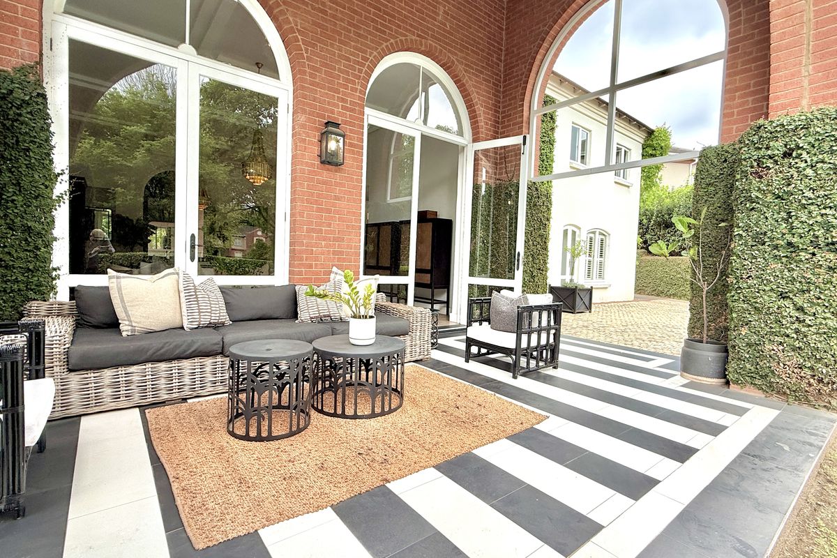 Luxury Living in Redlands Estate - Photo 2