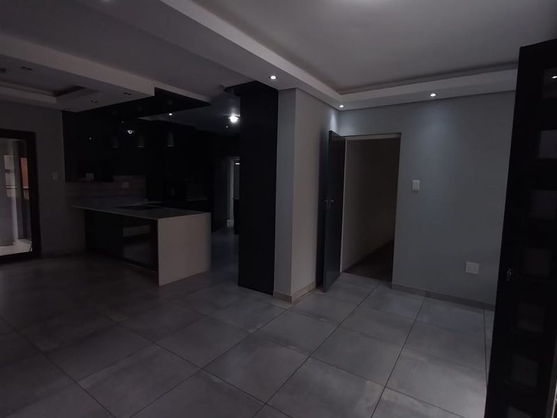 BEAUTIFULL HOUSE FOR SALE IN SECUNDA, SUIDHEUWEL - Photo 5