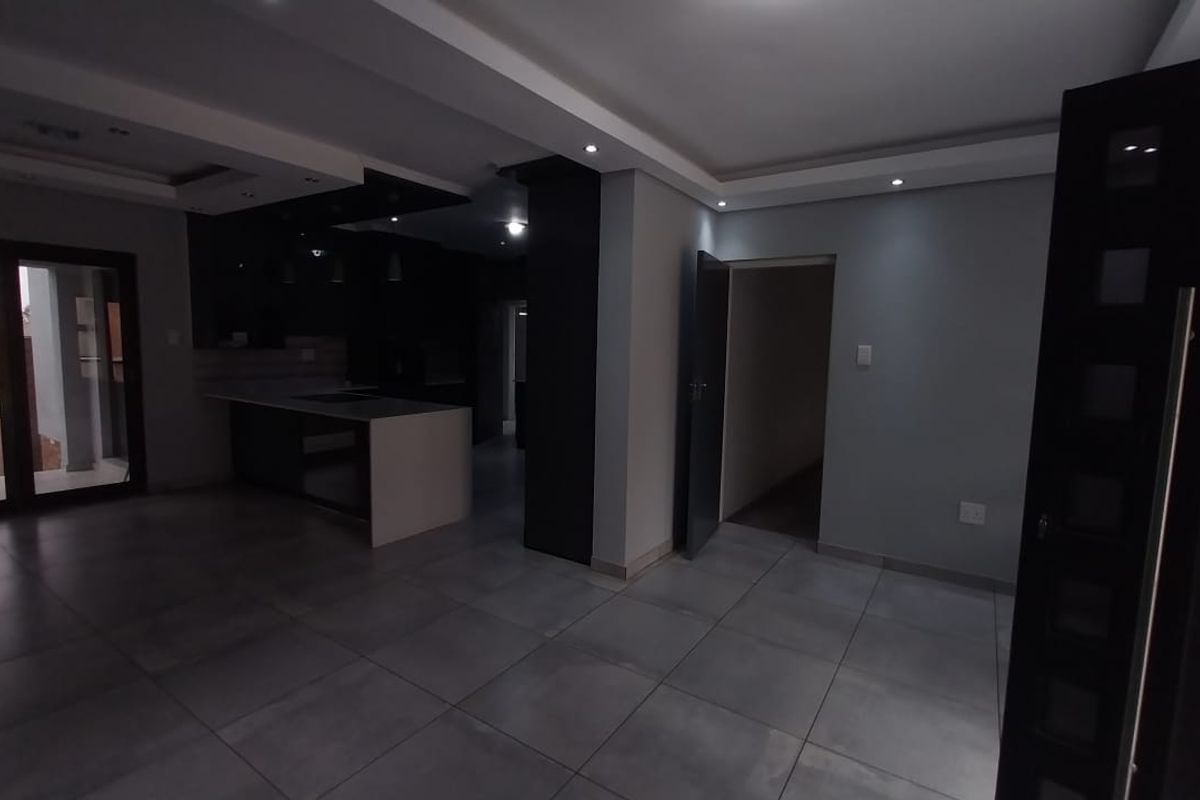 BEAUTIFULL HOUSE FOR SALE IN SECUNDA, SUIDHEUWEL - Photo 5