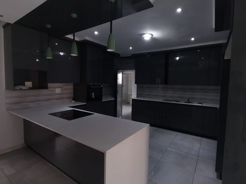 BEAUTIFULL HOUSE FOR SALE IN SECUNDA, SUIDHEUWEL - Photo 7