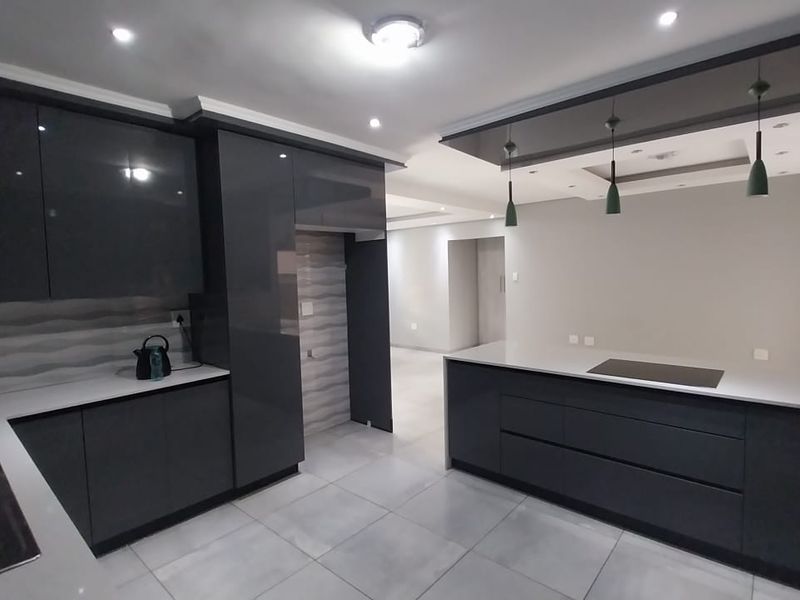 BEAUTIFULL HOUSE FOR SALE IN SECUNDA, SUIDHEUWEL - Photo 6