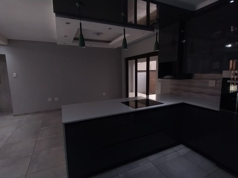 BEAUTIFULL HOUSE FOR SALE IN SECUNDA, SUIDHEUWEL - Photo 10