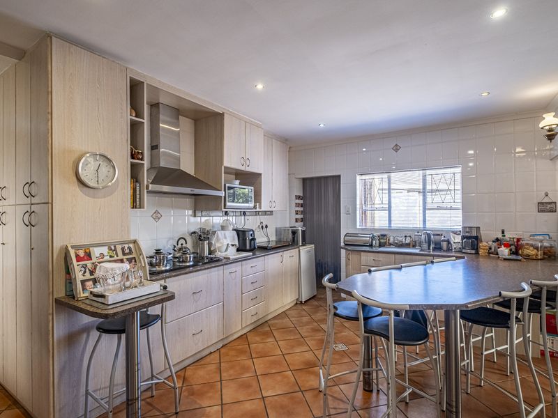 Space for a large Family - Photo 5