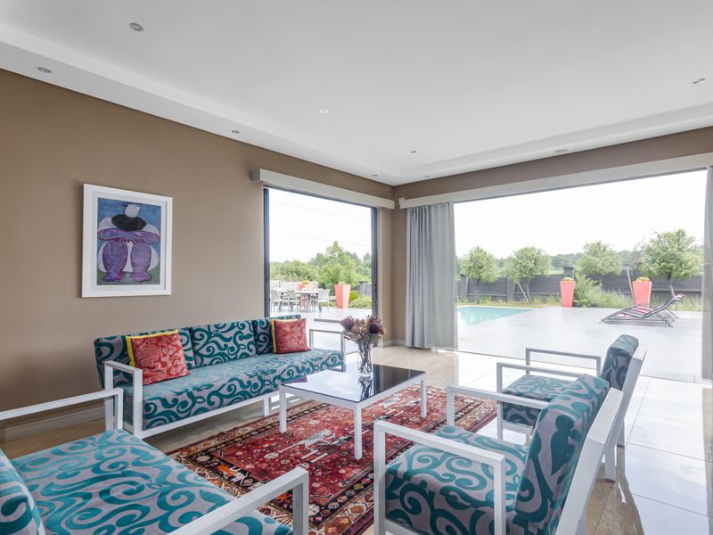 TRANQUIL COUNTRY LIVING IN THE HEART OF MIDRAND - Photo 9