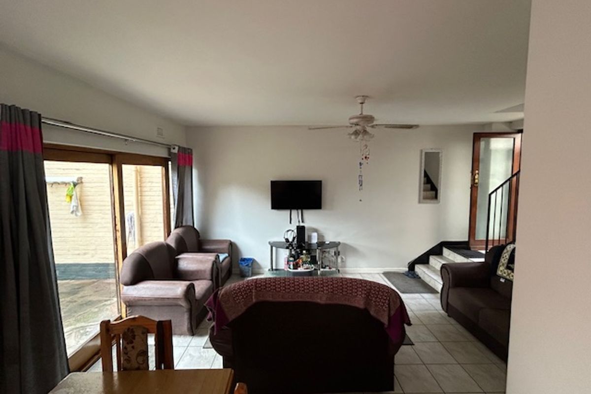 Spacious Duplex in Safe Complex Close to town - Photo 3