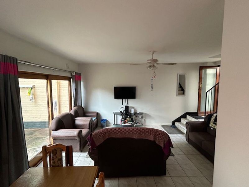 Spacious Duplex in Safe Complex Close to town - Photo 3