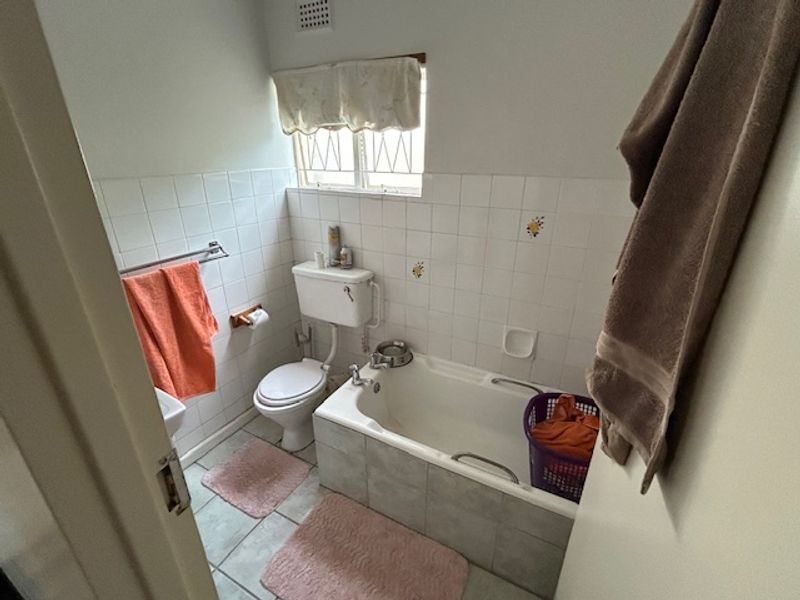 Spacious Duplex in Safe Complex Close to town - Photo 9