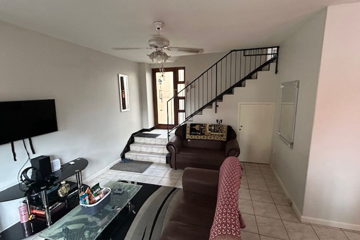 Spacious Duplex in Safe Complex Close to town - Photo 2