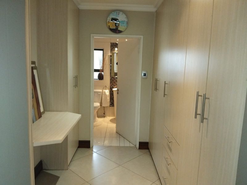 6 BEDROOM FOR SALE - Photo 7