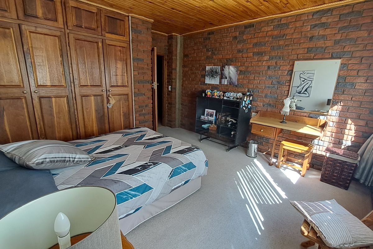 Entertainer’s Dream with Spacious Living & Endless Possibilities! - Photo 2