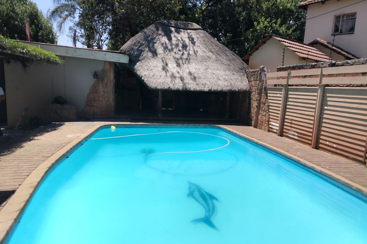 Spacious 4-bedroom home For Sale in Protea Park, Rustenburg! - Photo 5