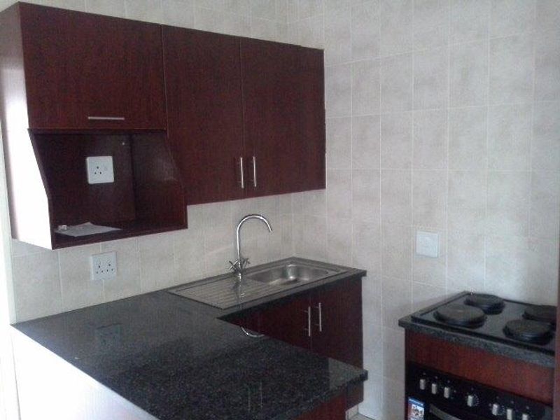 Beautiful upmarket one bedroom-student flat for sale - Photo 2