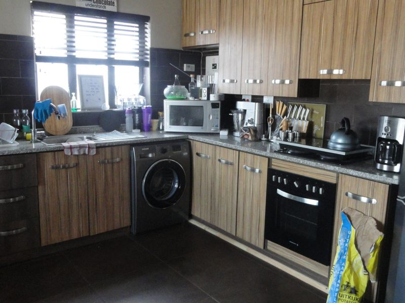 Very neat one - 1 bedroom flat for sale in Potchefstroom - Photo 8