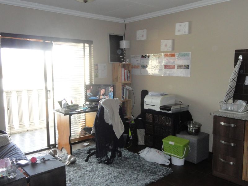 Very neat one - 1 bedroom flat for sale in Potchefstroom - Photo 7